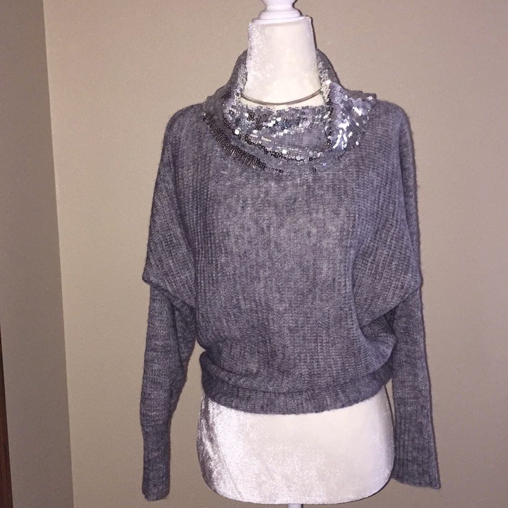 Junior love change sweater/sequins size S